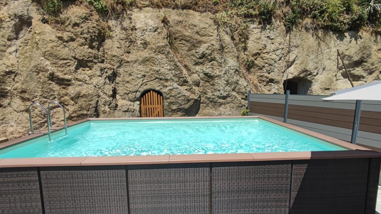 A 2 Passi Dal Lago Grotte di Castro Exterior foto